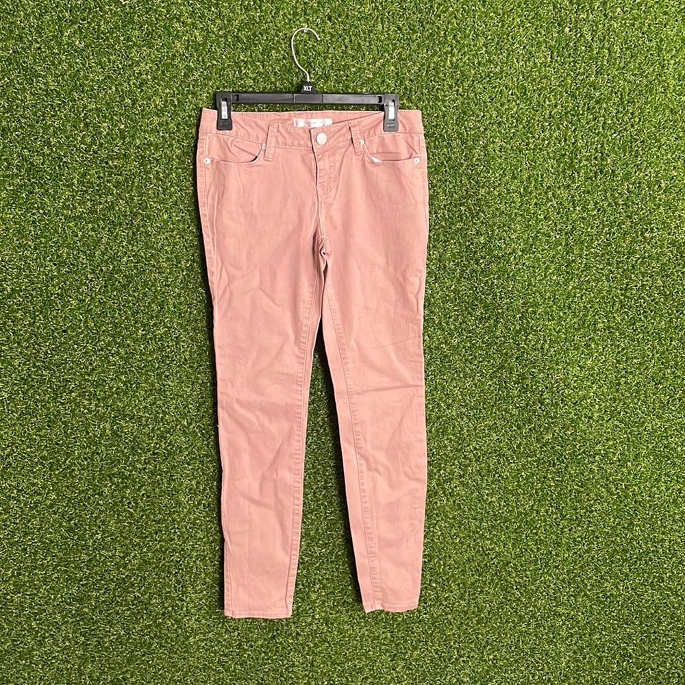 The brand is Walmart size is five ,color is a pinkish color.